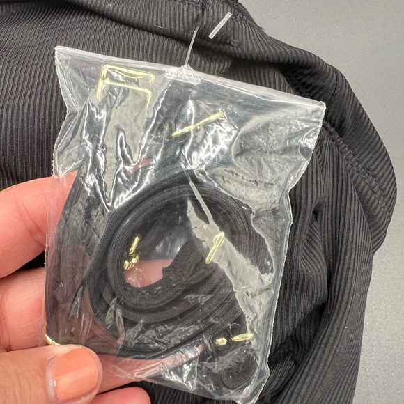 Shade and shore black ribbed one piece swimsuit with removable straps. Size M. - Picture 6 of 9